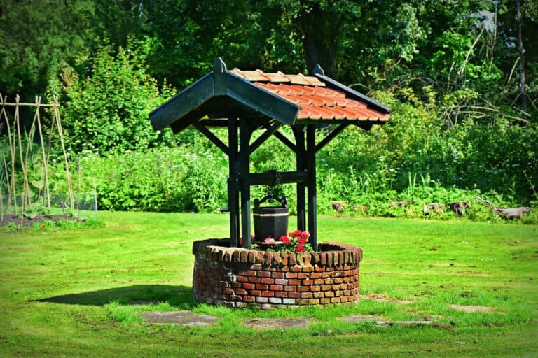Brunnen im Garten